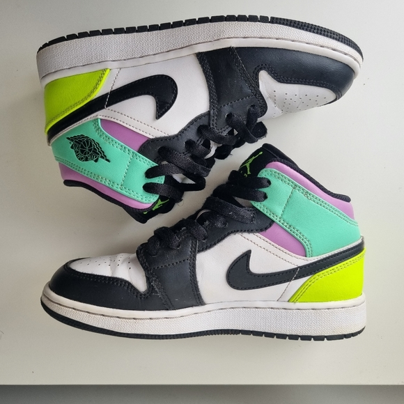 Nike Air Jordan 1 Mid GS Pastel - Picture 2 of 6